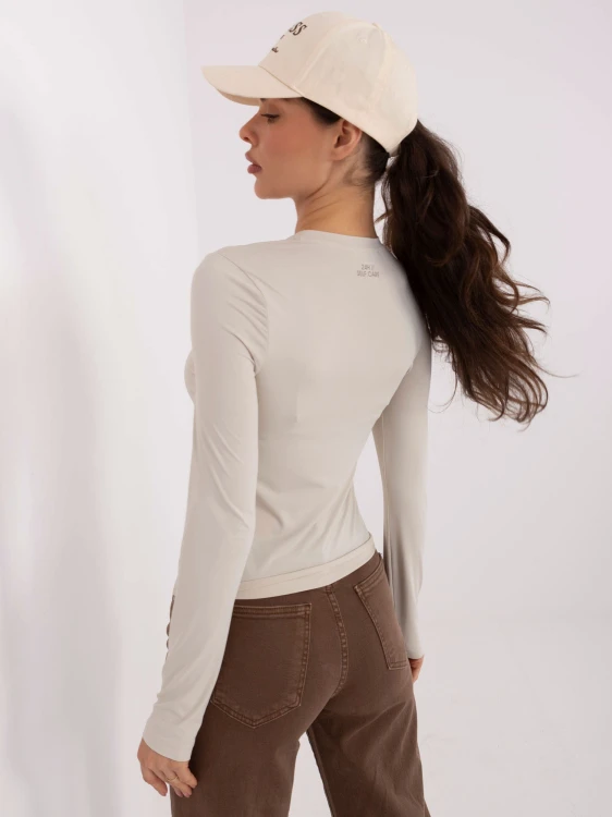 pol_pl_Jasnobezowa-gladka-bluzka-loongsleeve-SUBLEVEL-416041_6.jpg